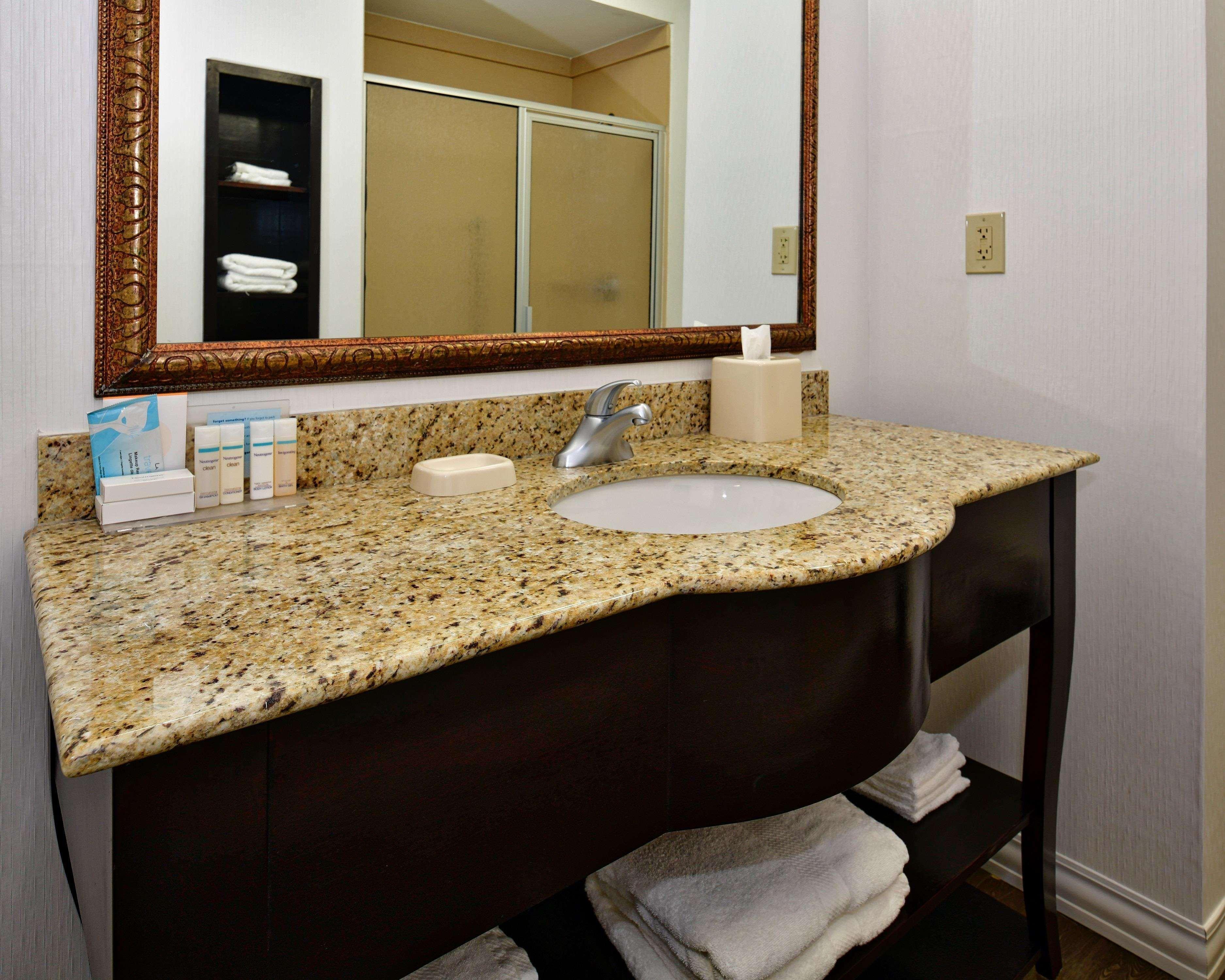 Hampton Inn & Suites Fredericksburg Esterno foto