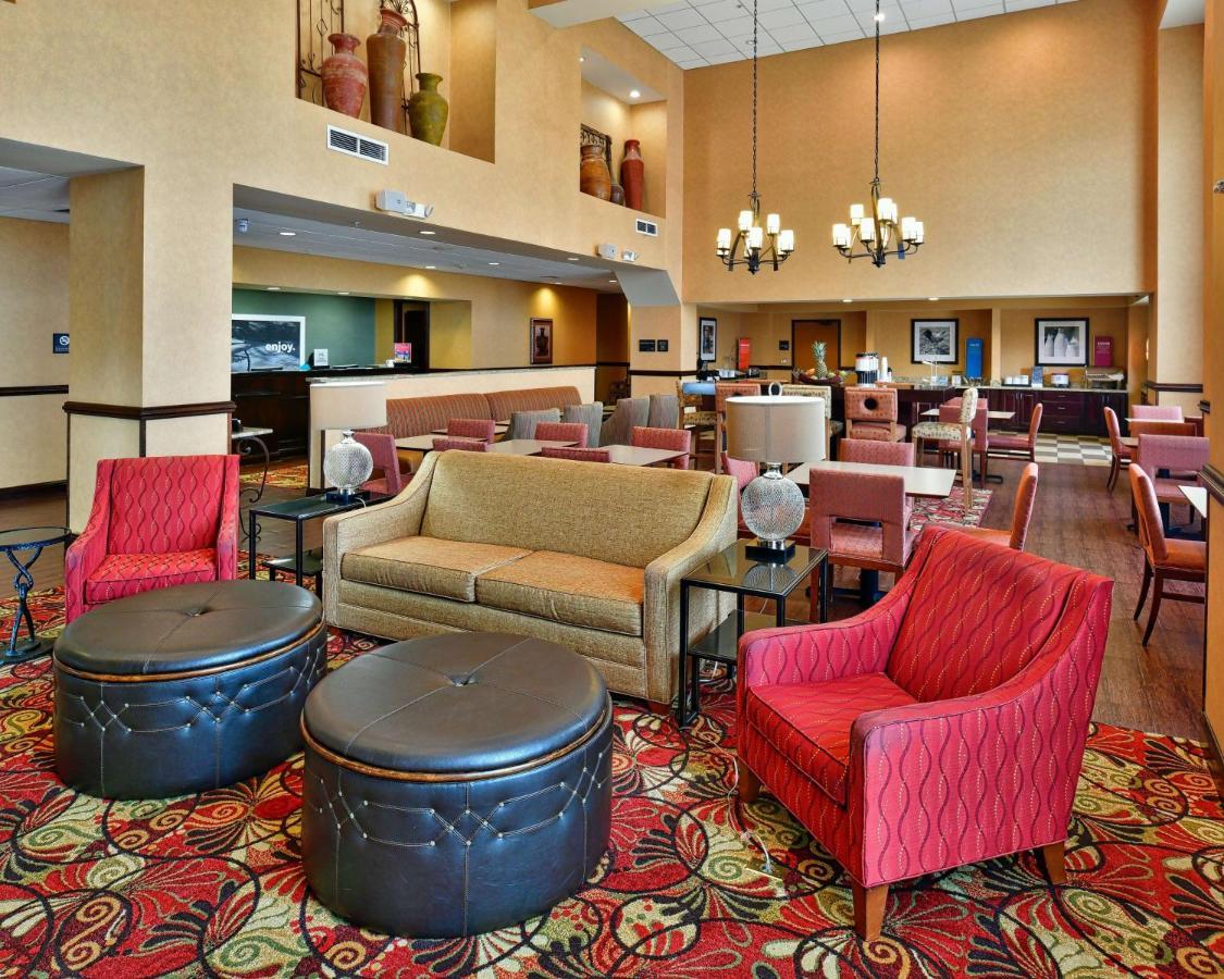 Hampton Inn & Suites Fredericksburg Esterno foto
