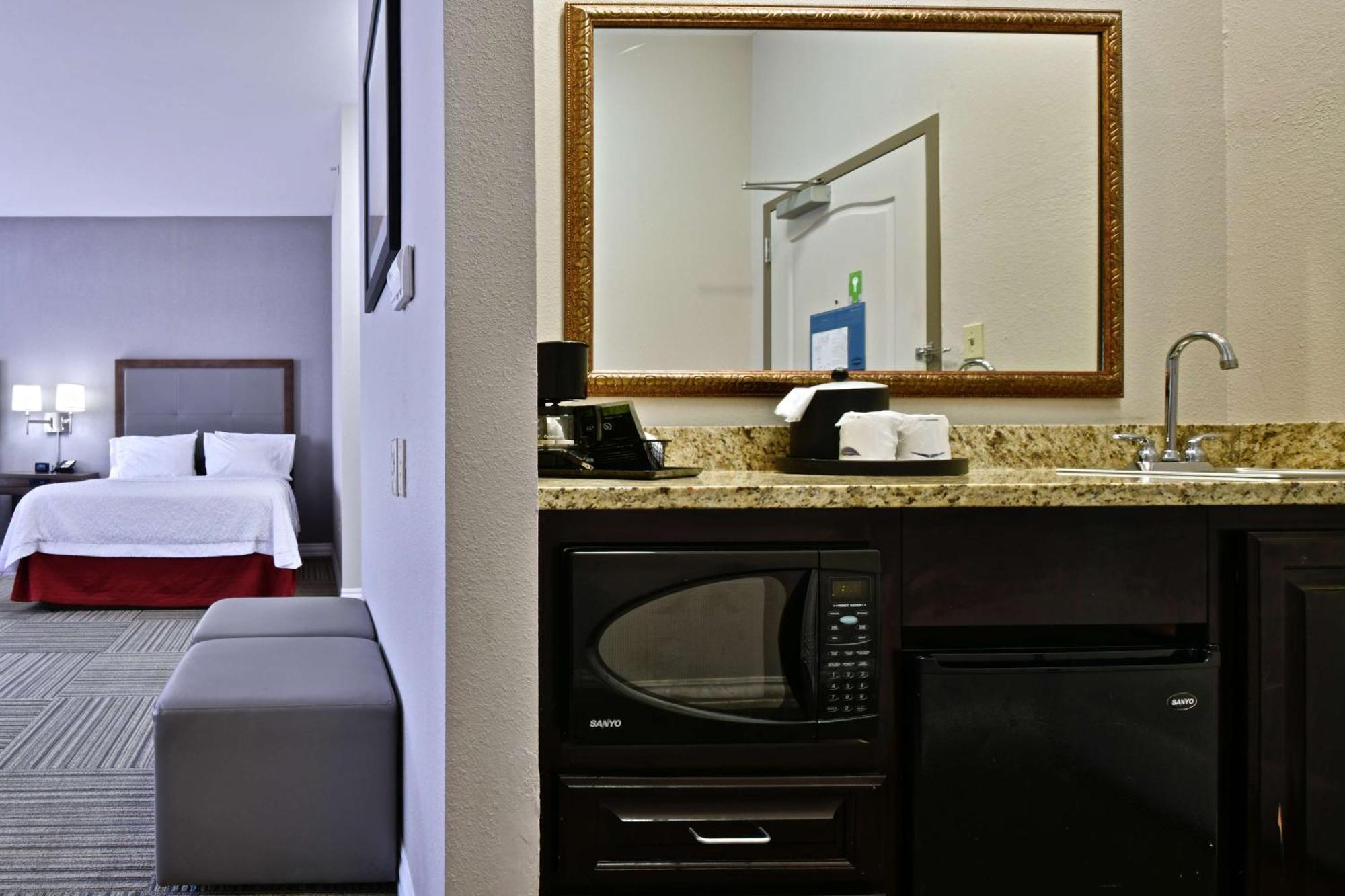 Hampton Inn & Suites Fredericksburg Esterno foto